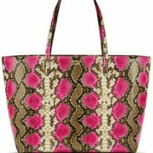 ISO!!! Not fs . ISO these bags from VS